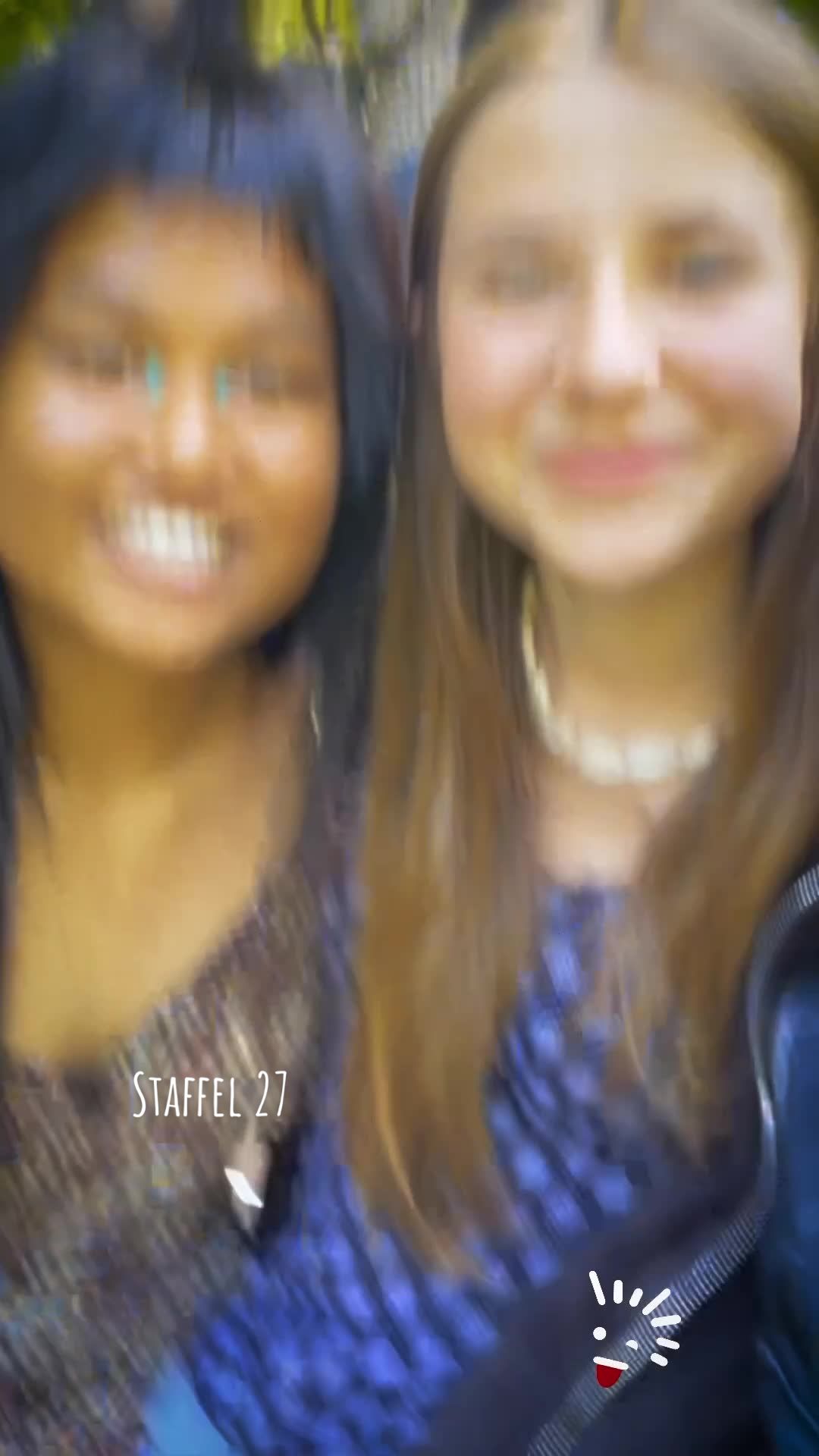 , Tiktok (Drehteam): Les gars, c’est à nouveau Looooooos! Le tournage de notre 27e staf commence aujourd’hui